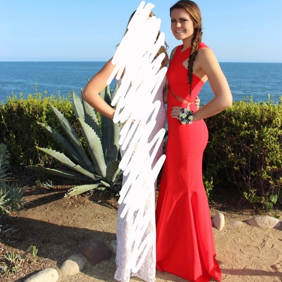 Mignon Vneck Mermaid Gown - Picture 1 of 6